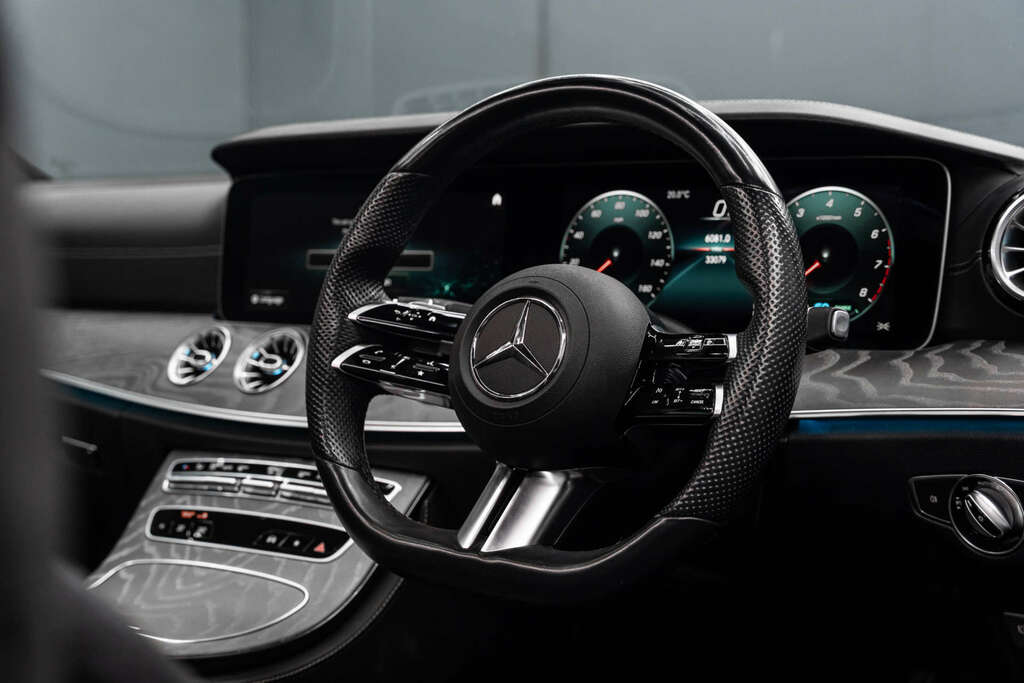 Mercedes-Benz E Class Amg Line Night Edition Premium Black #4
