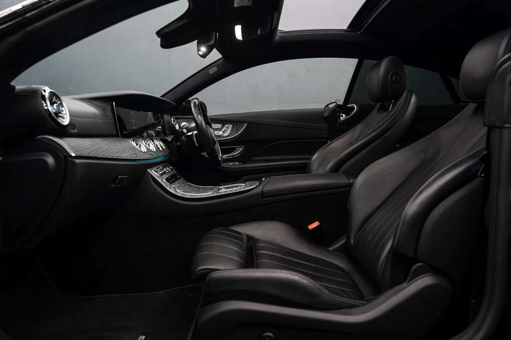 Mercedes-Benz E Class Amg Line Night Edition Premium Black #2