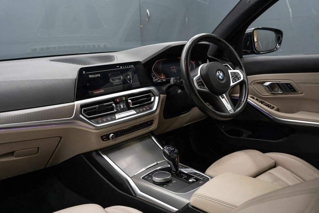 BMW 3 Series M Sport YB69YJZ #2