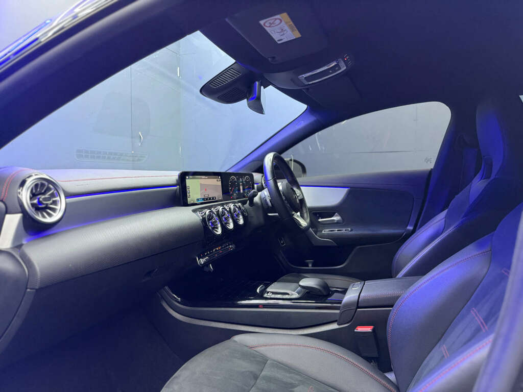 Mercedes-Benz 250 A E Amg Line Premium Plus Black #15