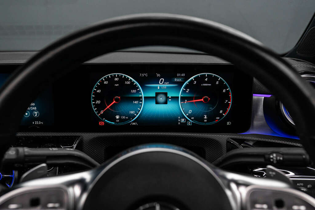 Mercedes-Benz CLA Class Amg Line Premium Plus Night Edition D #6