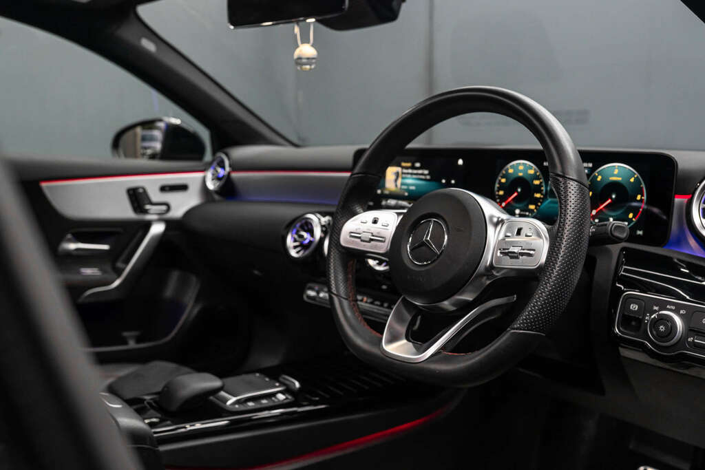 Mercedes-Benz A Class Amg Line Premium D KR70UBG #4