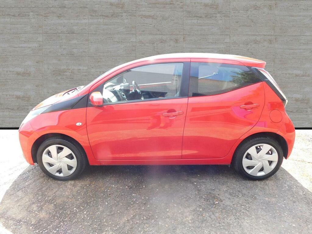 Toyota Aygo 1.0 Vvt-i X-play Euro 6 Hatchback RJ18MLX Red #5