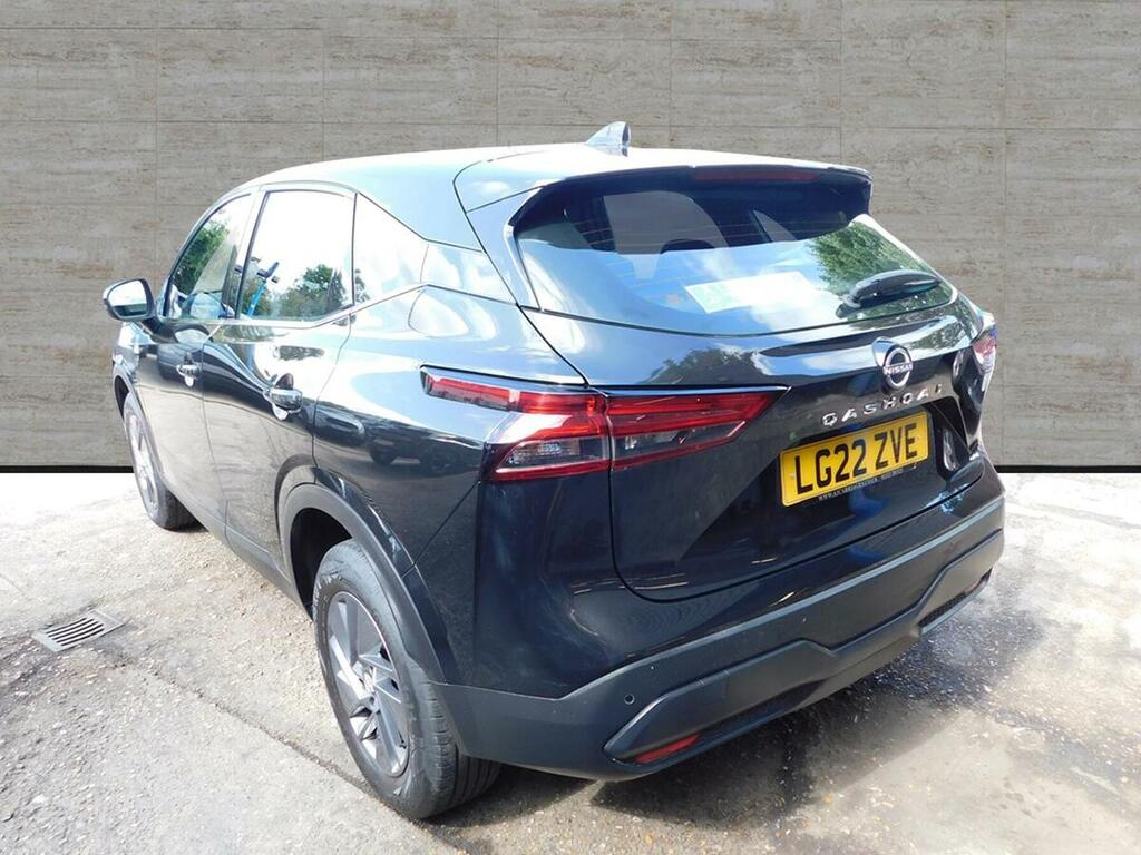 Nissan Qashqai 1.3 Dig-t Mhev Acenta Premium Eu... LG22ZVE Black #4