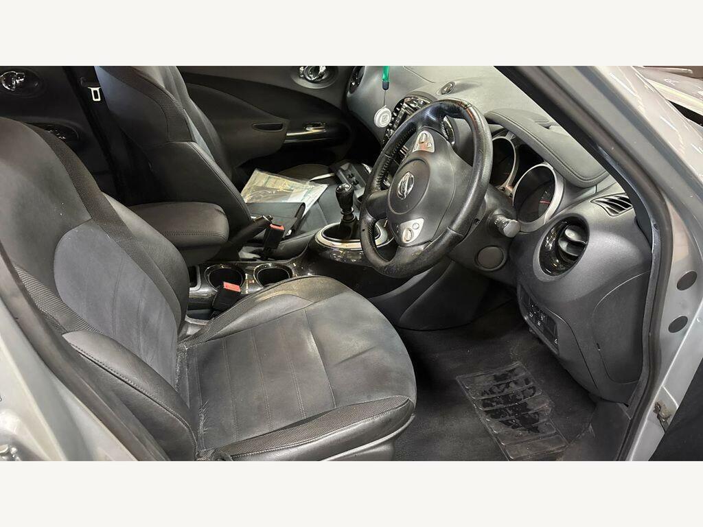 Nissan Juke Suv White #9