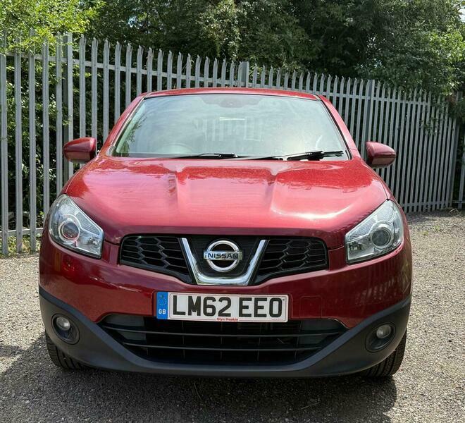 Nissan Qashqai 1.6 Acenta Cvt 2Wd Red #2