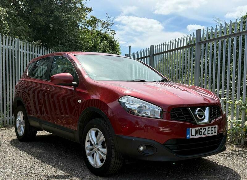 Nissan Qashqai 1.6 Acenta Cvt 2Wd Red #5