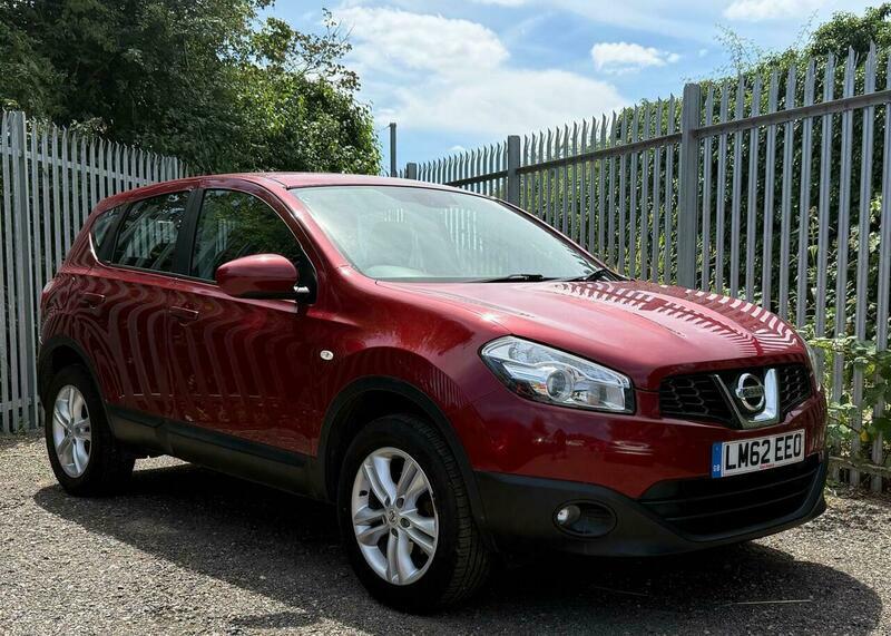 Nissan Qashqai 1.6 Acenta Cvt 2Wd Red #6