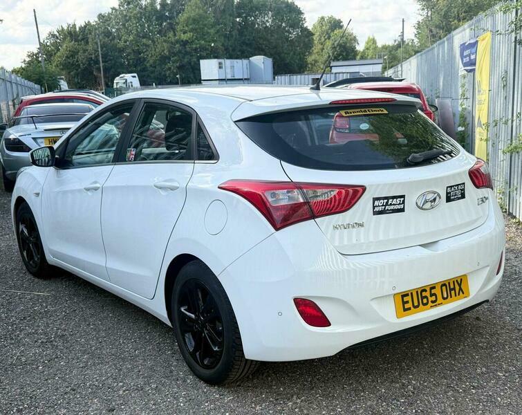 Hyundai I30 1.4 Blue Drive Se White #4