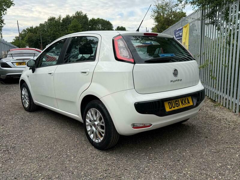 Fiat Punto 1.2 Mylife 68 Bhp White #7