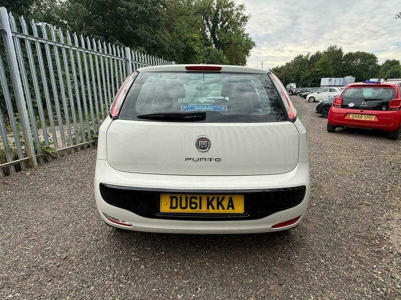 Fiat Punto 1.2 Mylife 68 Bhp White #9