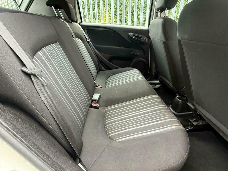 Fiat Punto 1.2 Mylife 68 Bhp White #18