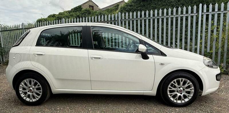 Fiat Punto 1.2 Mylife 68 Bhp White #13