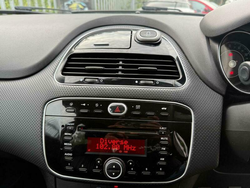 Fiat Punto 1.2 Mylife 68 Bhp White #24