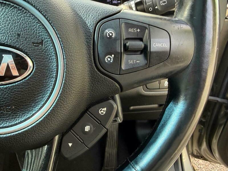 Kia Carens 2 Silver #26
