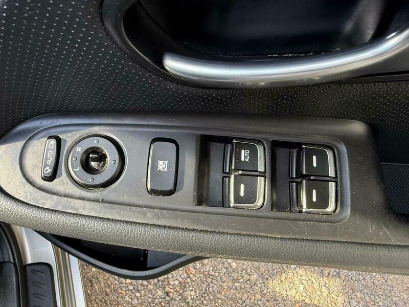 Kia Carens 2 Silver #20