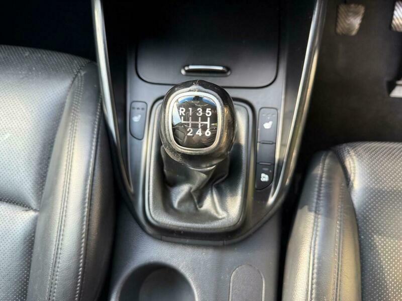 Kia Carens 2 Silver #36