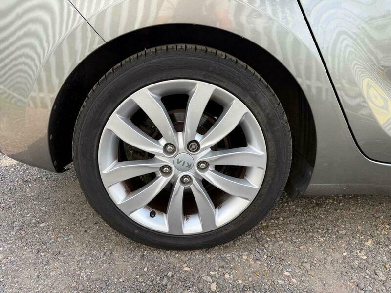 Kia Carens 2 Silver #22