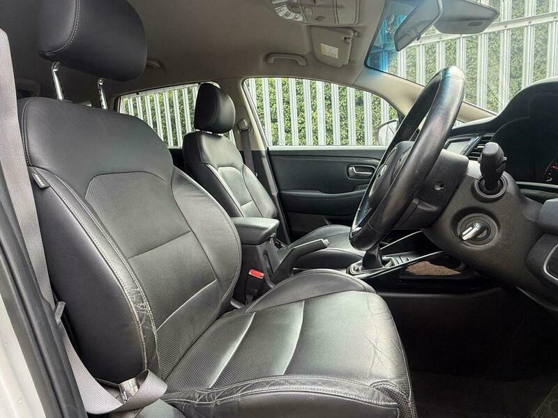 Kia Carens Mpv Silver #26