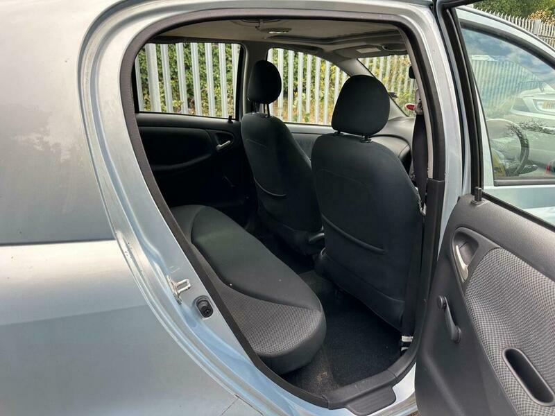 Toyota Yaris Hatchback Black #13