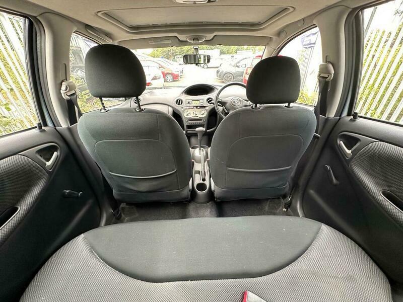 Toyota Yaris Hatchback Black #15
