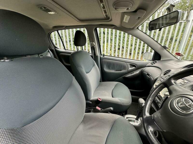 Toyota Yaris Hatchback Black #11