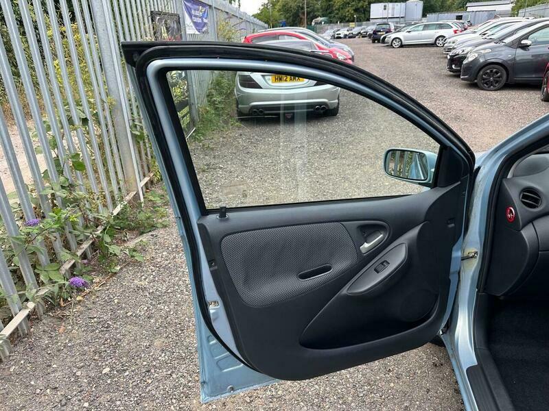 Toyota Yaris Hatchback Black #26