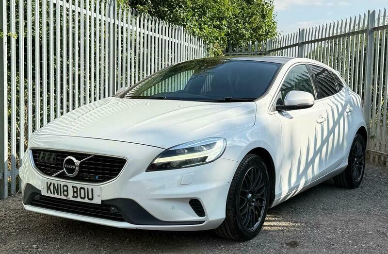 Volvo V40 2.0 D4 R-design Pro White #3