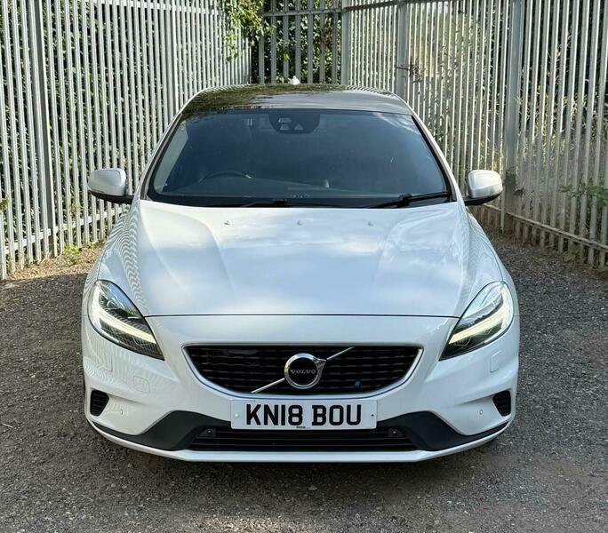 Volvo V40 2.0 D4 R-design Pro White #2