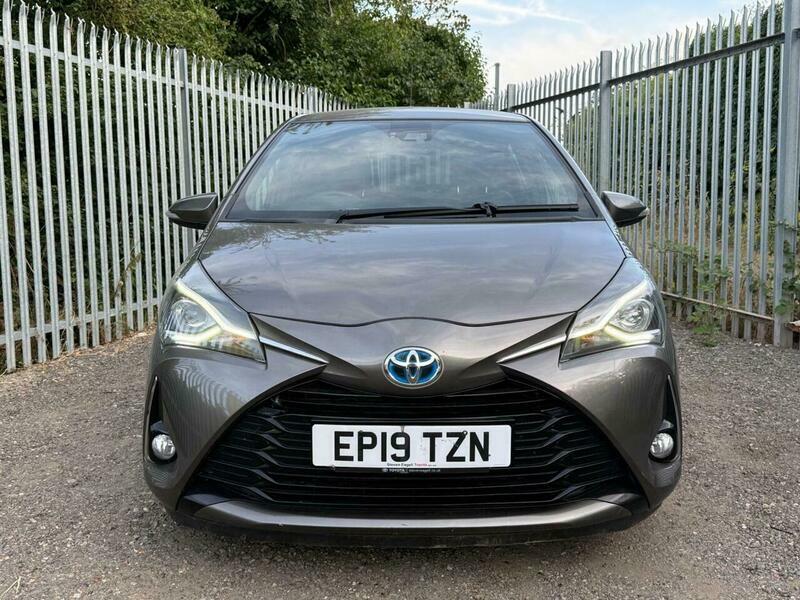 Toyota Yaris 1.5 Vvt-h Excel E-cvt EP19TZN Brown #2