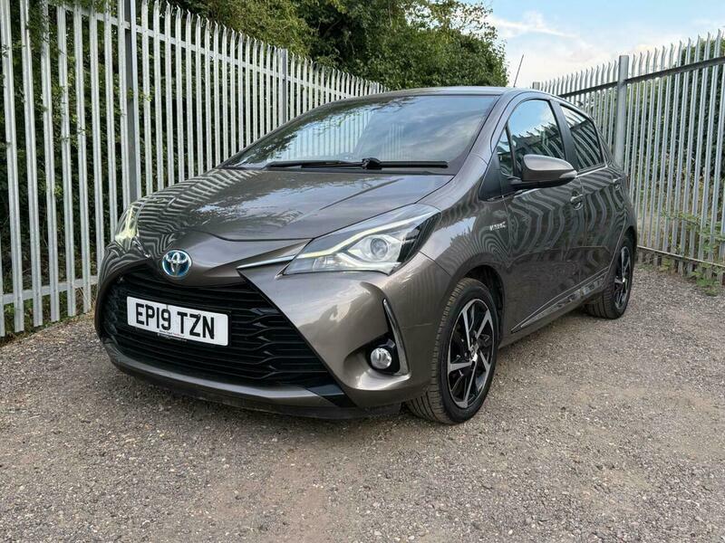 Toyota Yaris 1.5 Vvt-h Excel E-cvt EP19TZN Brown #3