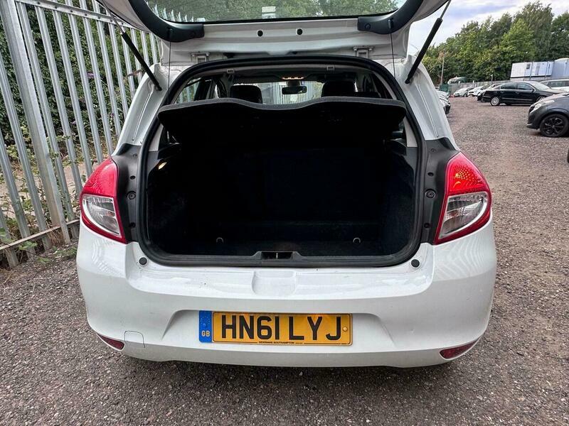 Renault Clio 1.1 I-music 16V 74 Bhp Silver #13
