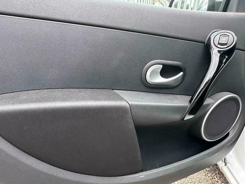 Renault Clio 1.1 I-music 16V 74 Bhp Silver #7