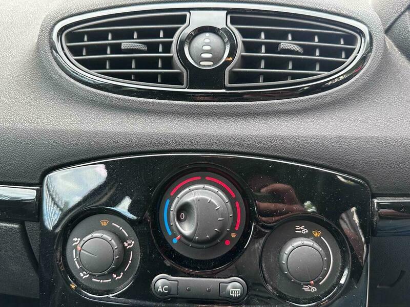 Renault Clio 1.1 I-music 16V 74 Bhp Silver #17