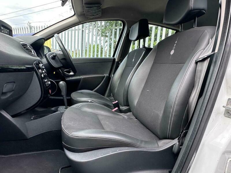 Renault Clio 1.1 I-music 16V 74 Bhp Silver #9