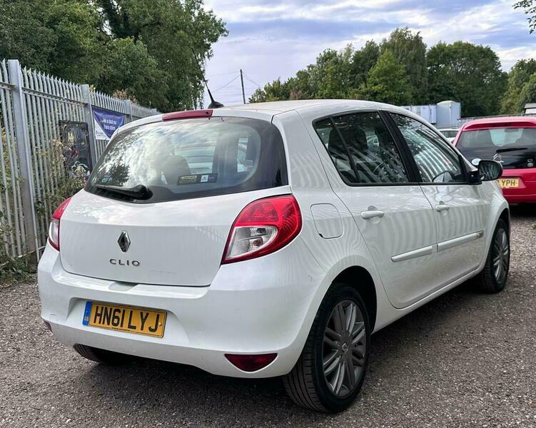 Renault Clio 1.1 I-music 16V 74 Bhp Silver #5