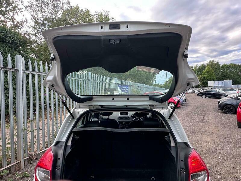 Renault Clio 1.1 I-music 16V 74 Bhp Silver #12