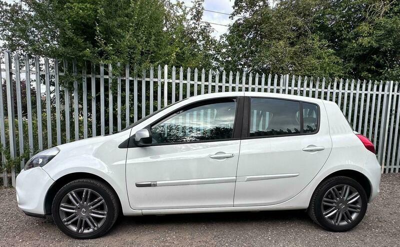 Renault Clio 1.1 I-music 16V 74 Bhp Silver #3