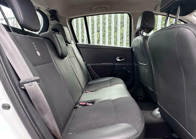 Renault Clio 1.1 I-music 16V 74 Bhp Silver #16