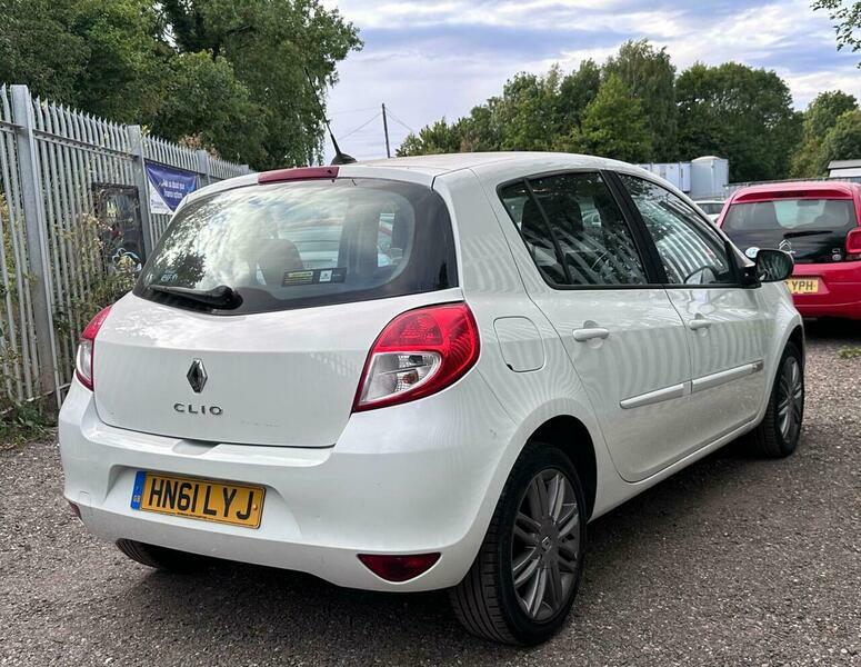 Renault Clio 1.1 I-music 16V 74 Bhp Silver #6