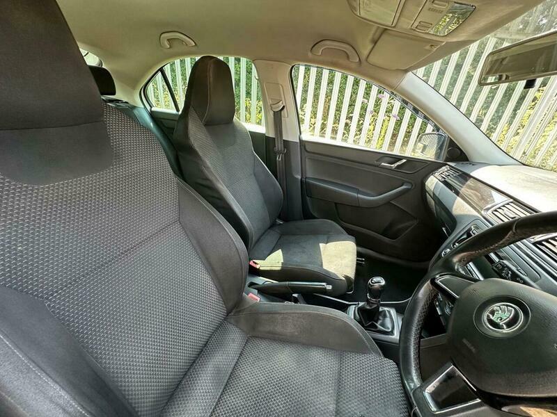 Skoda Rapid 1.2 Tsi 105 Black Edition Hatch Black #9