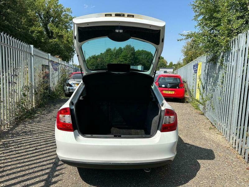 Skoda Rapid 1.2 Tsi 105 Black Edition Hatch Black #24