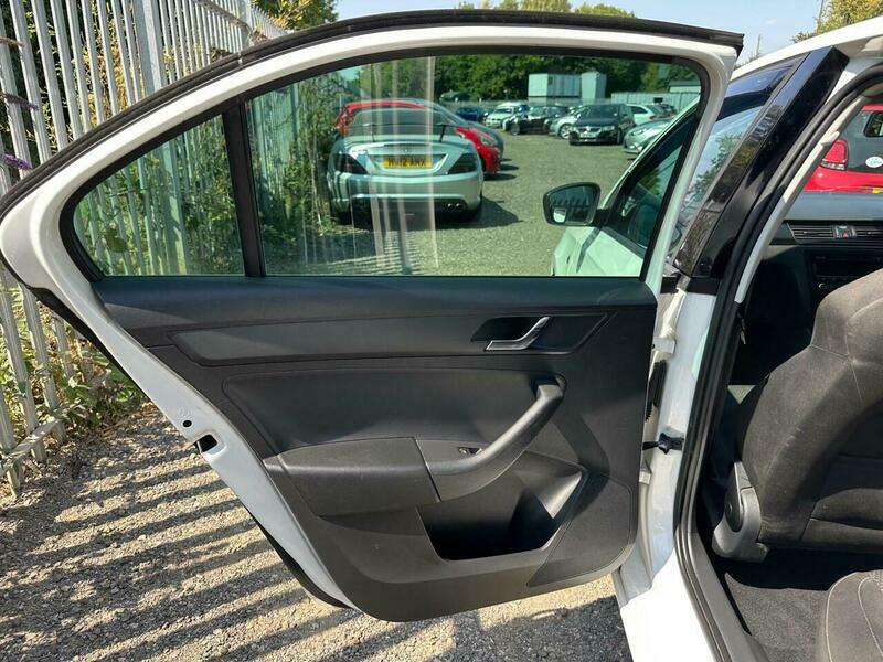 Skoda Rapid 1.2 Tsi 105 Black Edition Hatch Black #20