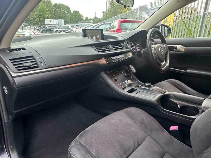 Lexus CT Hatchback 1.8 200H Luxury Cvt Euro 6 Ss Pet White #16