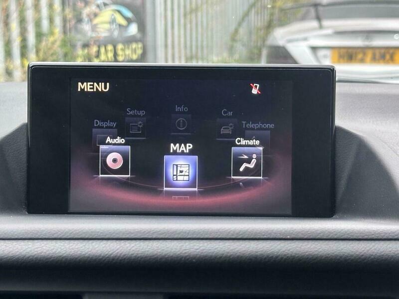 Lexus CT Hatchback 1.8 200H Luxury Cvt Euro 6 Ss Pet White #39