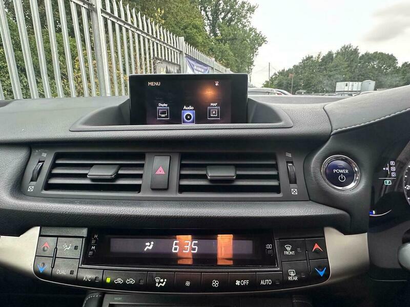 Lexus CT Hatchback 1.8 200H Luxury Cvt Euro 6 Ss Pet White #40