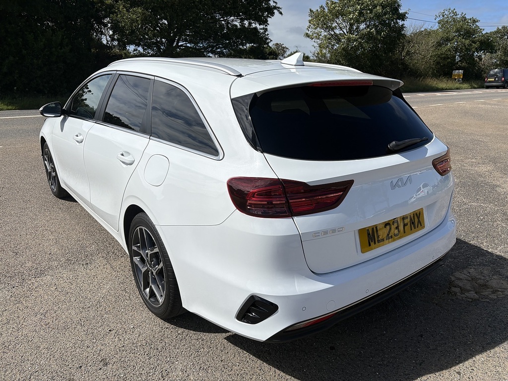 Kia Ceed T-gdi 3 ML23FNX White #2