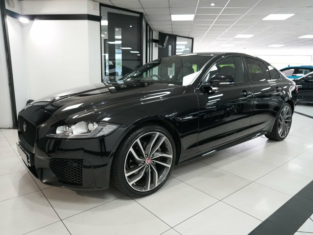 Jaguar XF 2L Chequered Flag Black #4