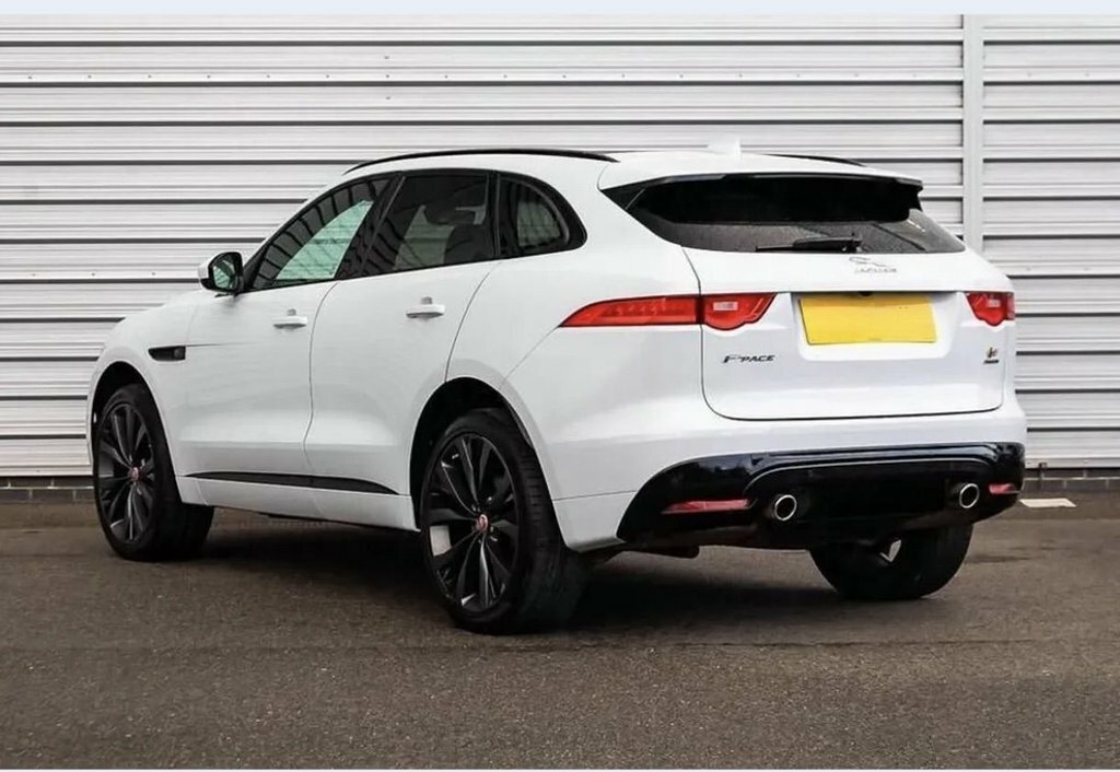 Jaguar F-Pace 3L S White #2