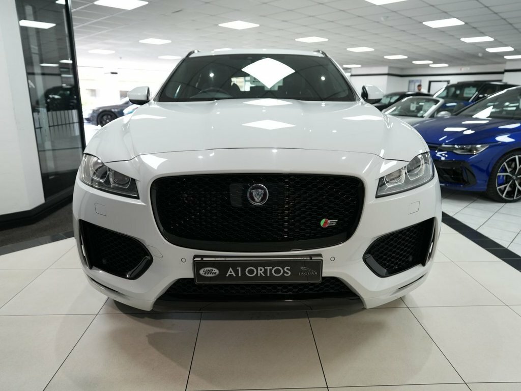 Jaguar F-Pace 3L S White #2